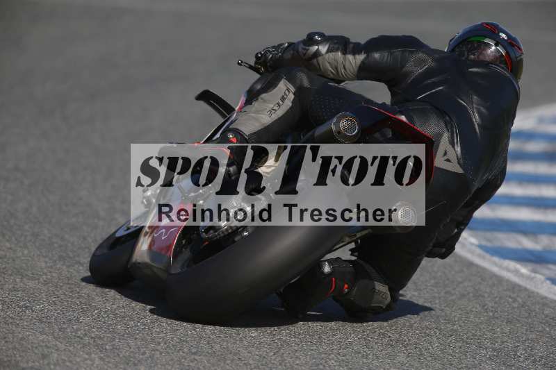 /Archiv-2024/02 29.01.-02.02.2024 Moto Center Thun Jerez/Gruppe schwarz-black/630